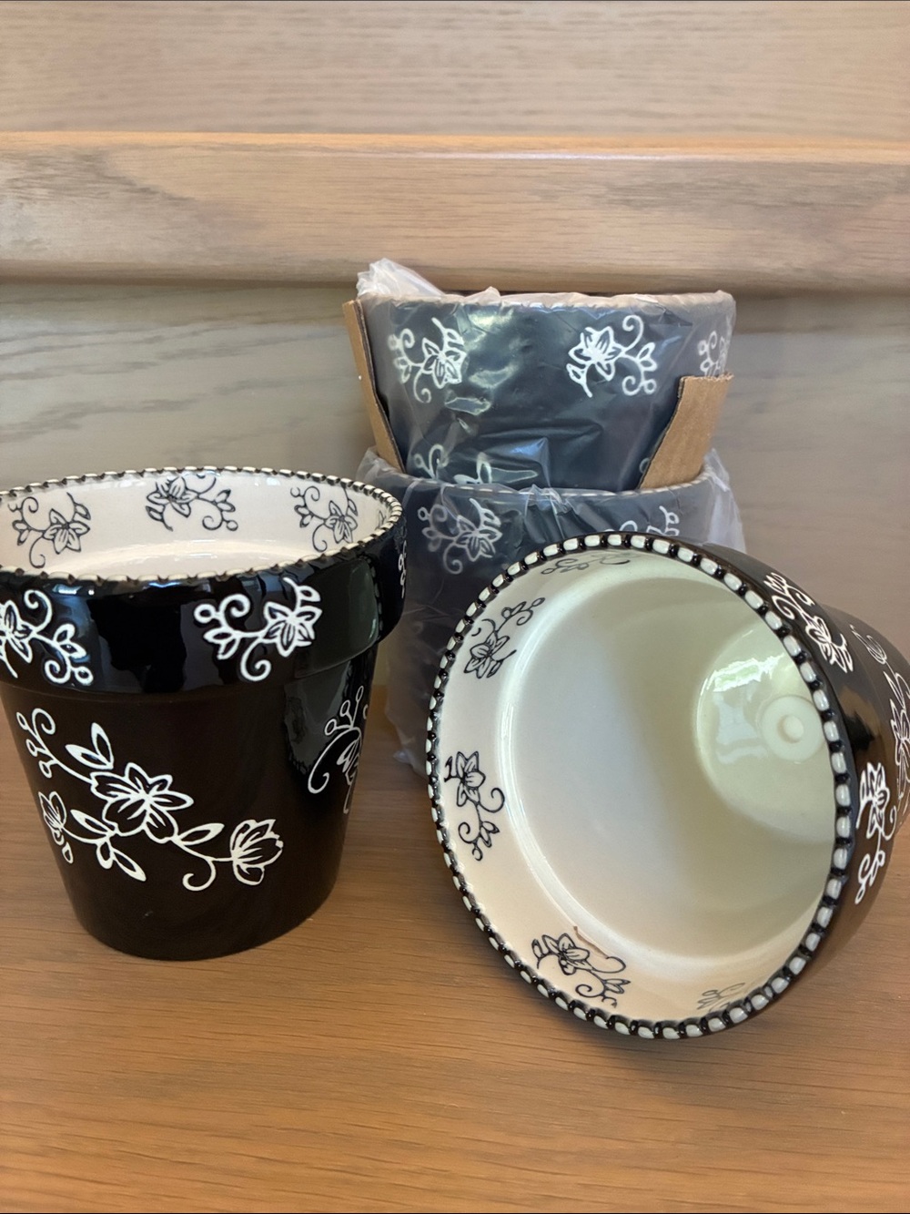 TEMP-TATIONS Set of 4 Flower Pot Cups in Black "Floral Lace" Pattern - Ceramic